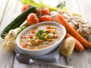 Zeleninová polévka ze zahrádky